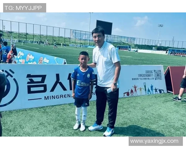 李伟锋：中国足球名将的成长历程与职业生涯回顾