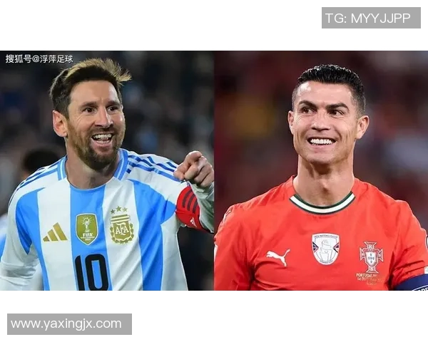 与足球传奇共度时光亲密合影瞬间展现球星风采和独特魅力 与足球传奇共度时光亲密合影瞬间展现球星风采和独特魅力